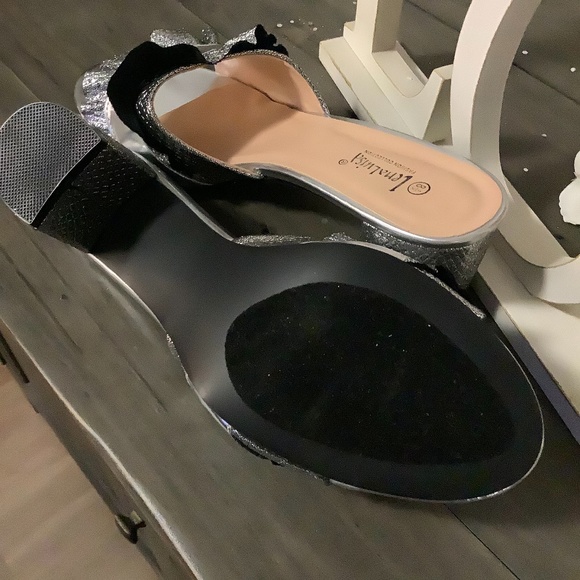 Silver Sandles - Picture 5 of 5